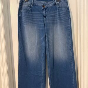 HALARA Wide Leg Faded Blue Jeans